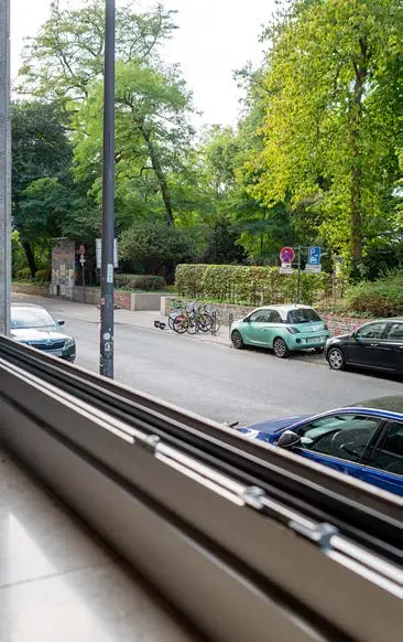 Blick auf den Seitenaufgang des Stadtgartens