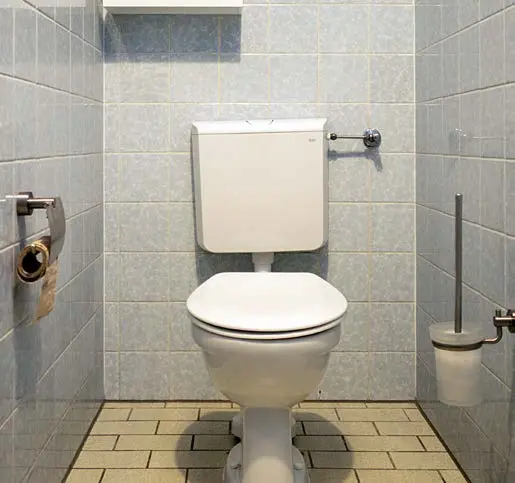 WC mit vorgelagertem Waschraum